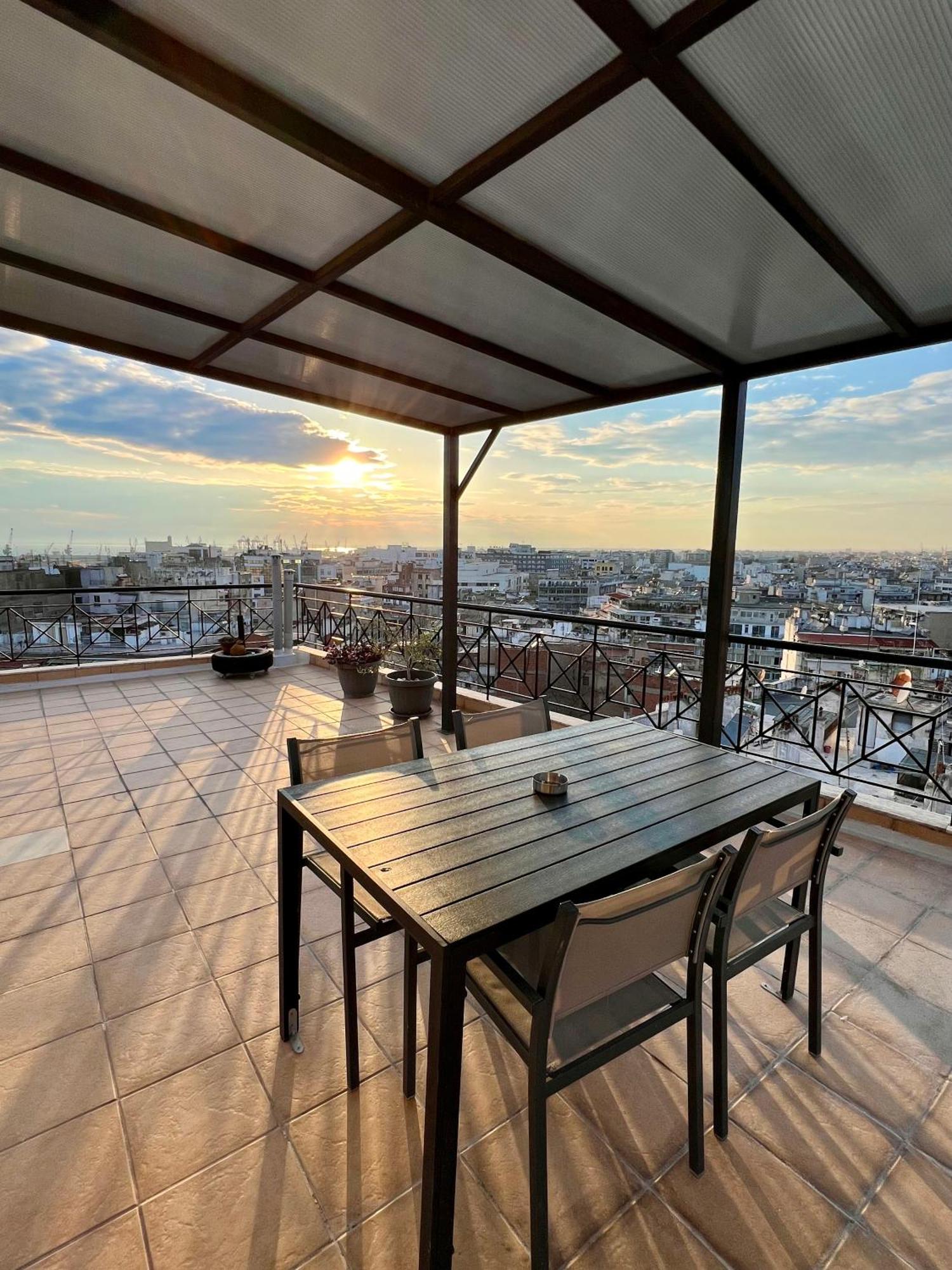 180° Rooftop View דירה